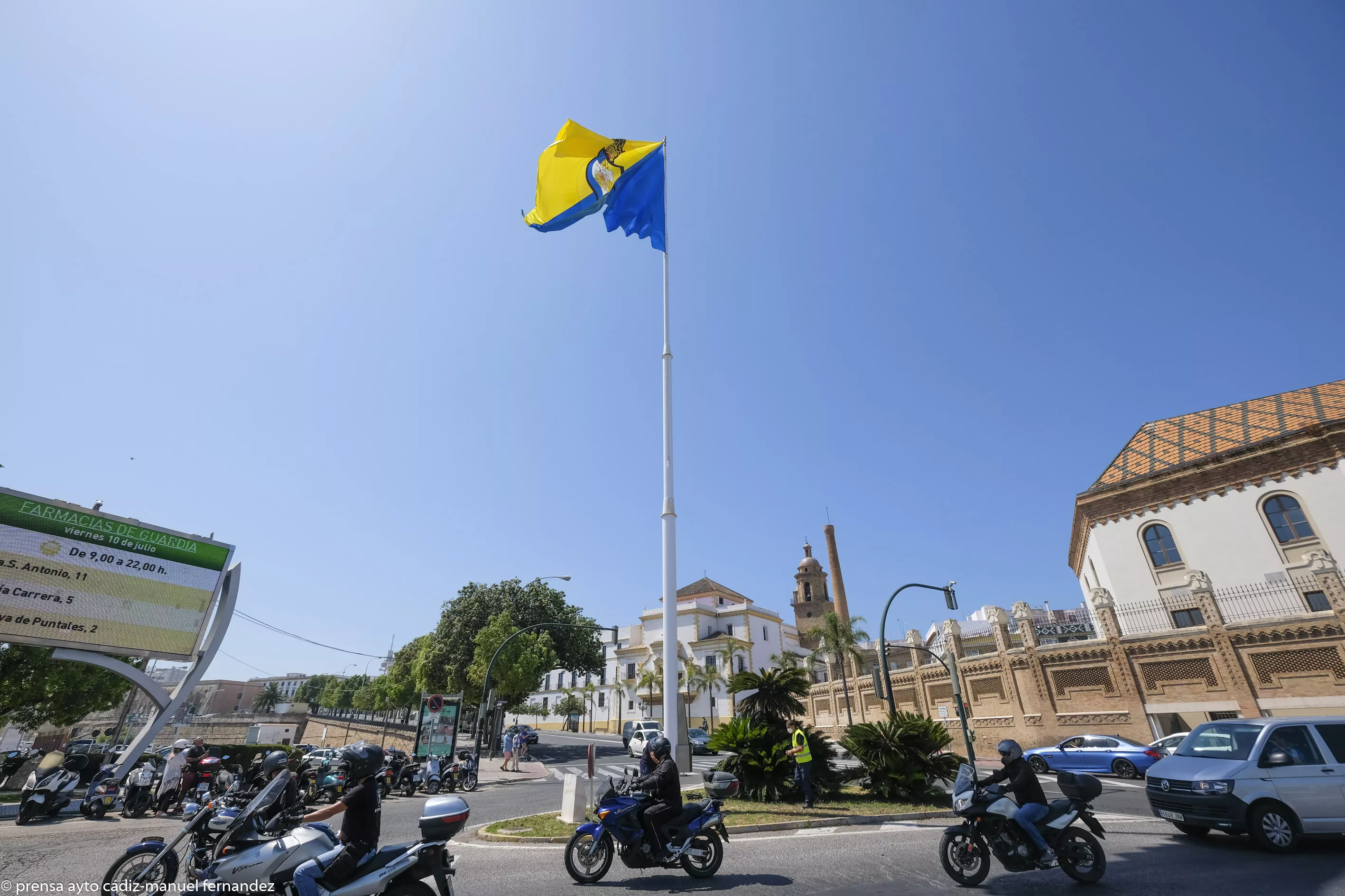 Bandera CCF izada 3.jpg