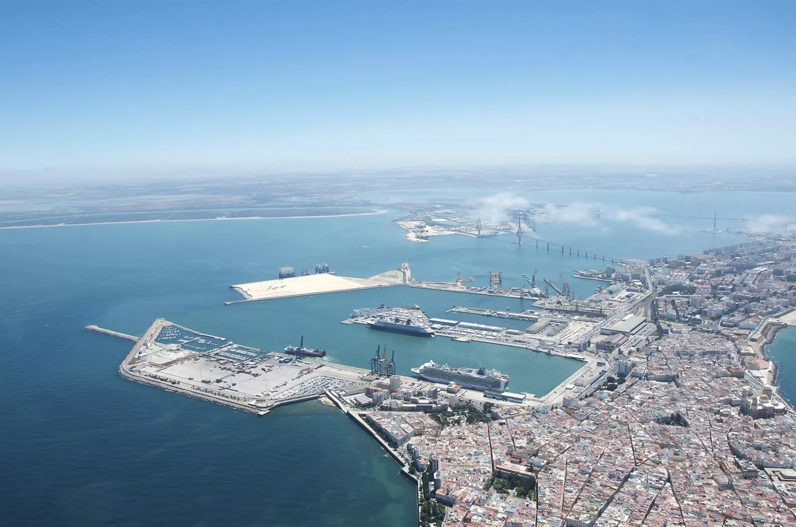 fptp puerto de Cádiz.jpg