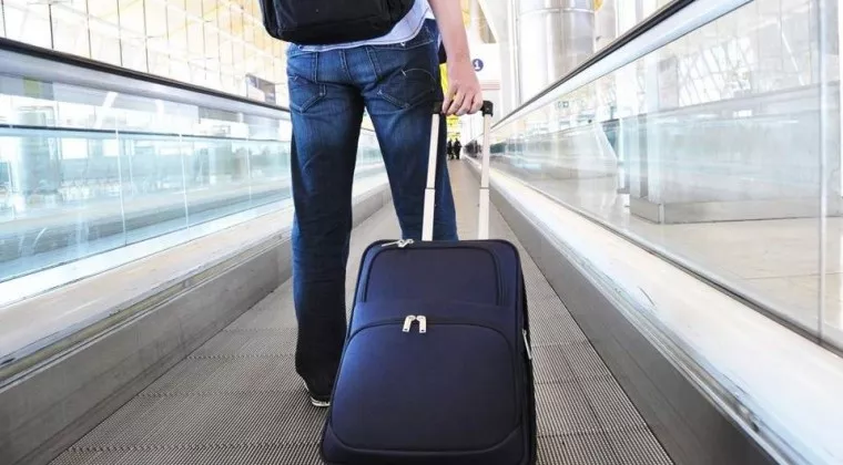 viajero aeropuerto.jpg viajero aeropuerto.jpg