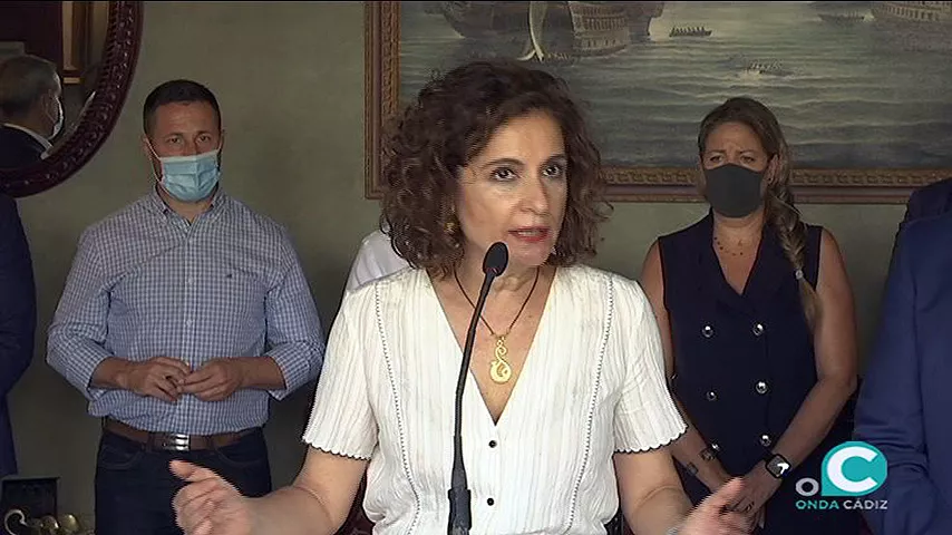 foto ministra.jpg foto ministra.jpg