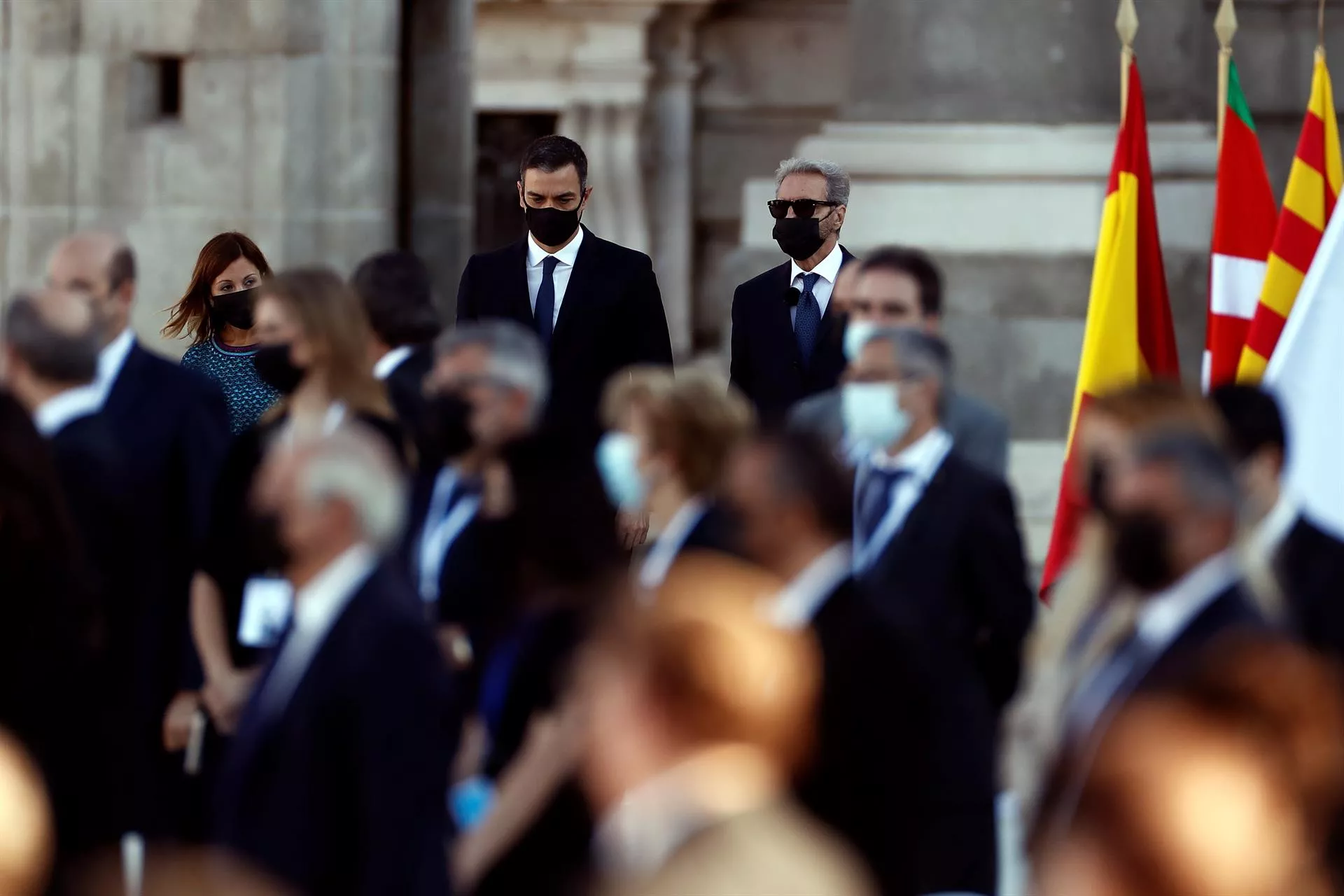 El presidente del Gobierno, Pedro Sánchez (c), durante el homenaje de Estado a las víctimas de la pandemia pedro sanchez_5.jpg