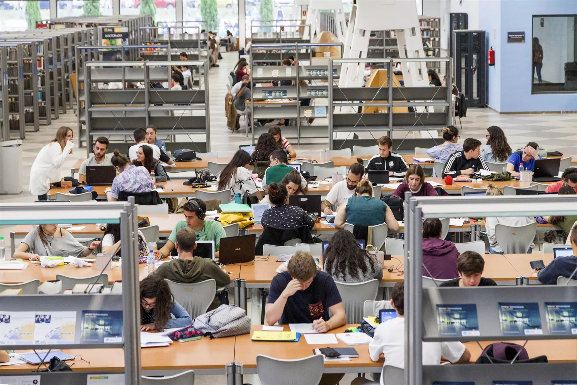 universitarios.jpg universitarios.jpg