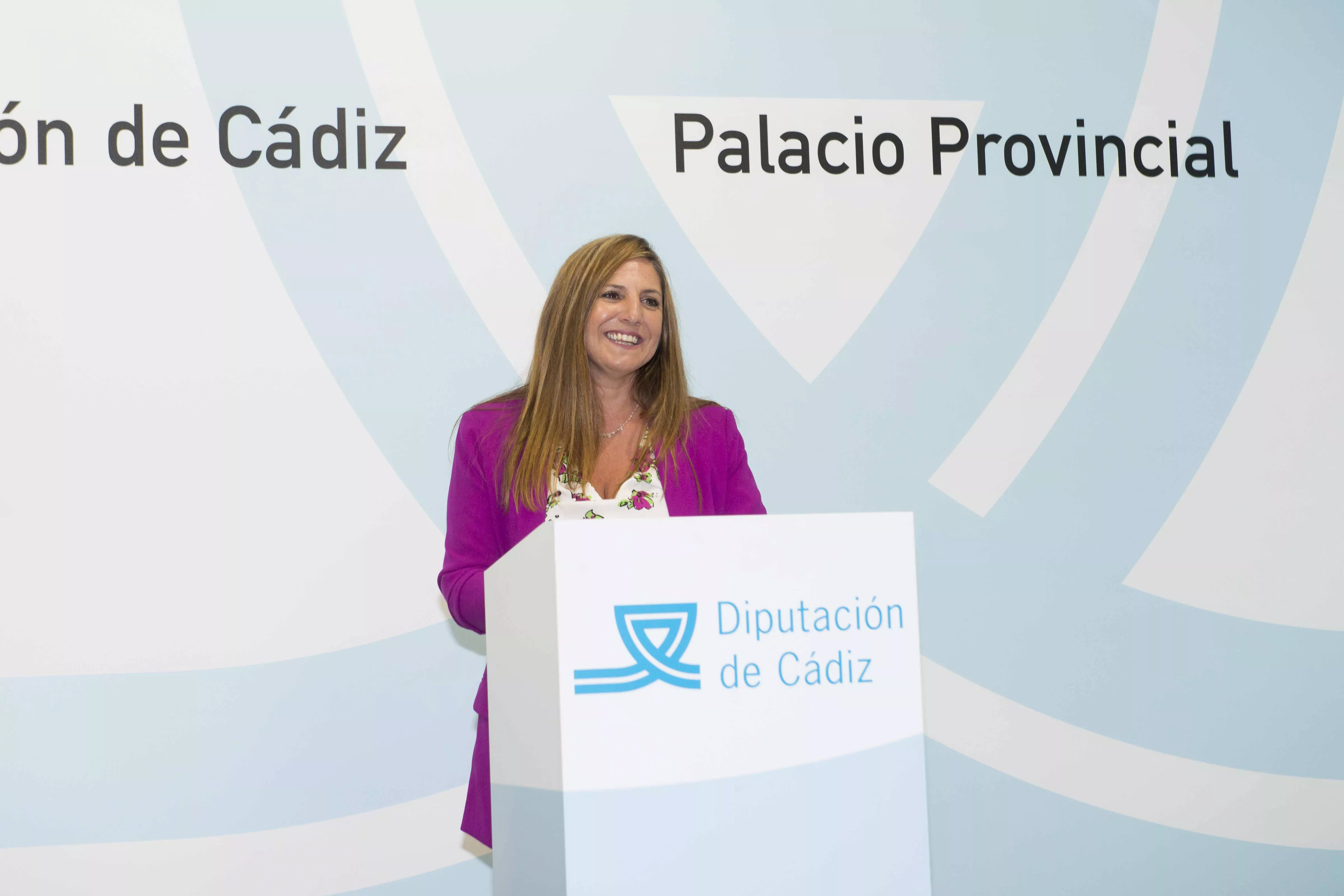 Irene Garcia expone prioridades del gobierno provincial.JPG Irene Garcia expone prioridades del gobierno provincial.JPG
