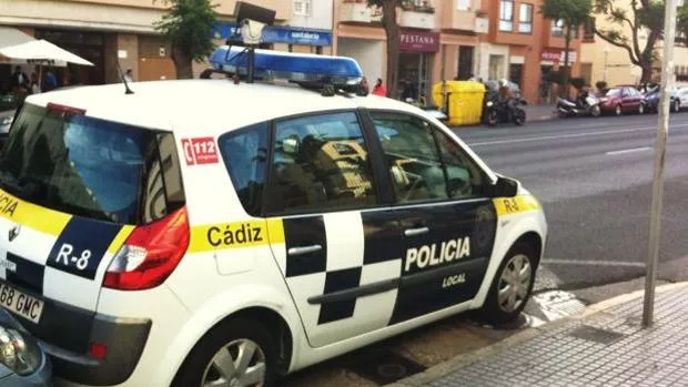 policia-local-cadiz-ke9B--620x349@abc.jpg policia-local-cadiz-ke9B--620x349@abc.jpg