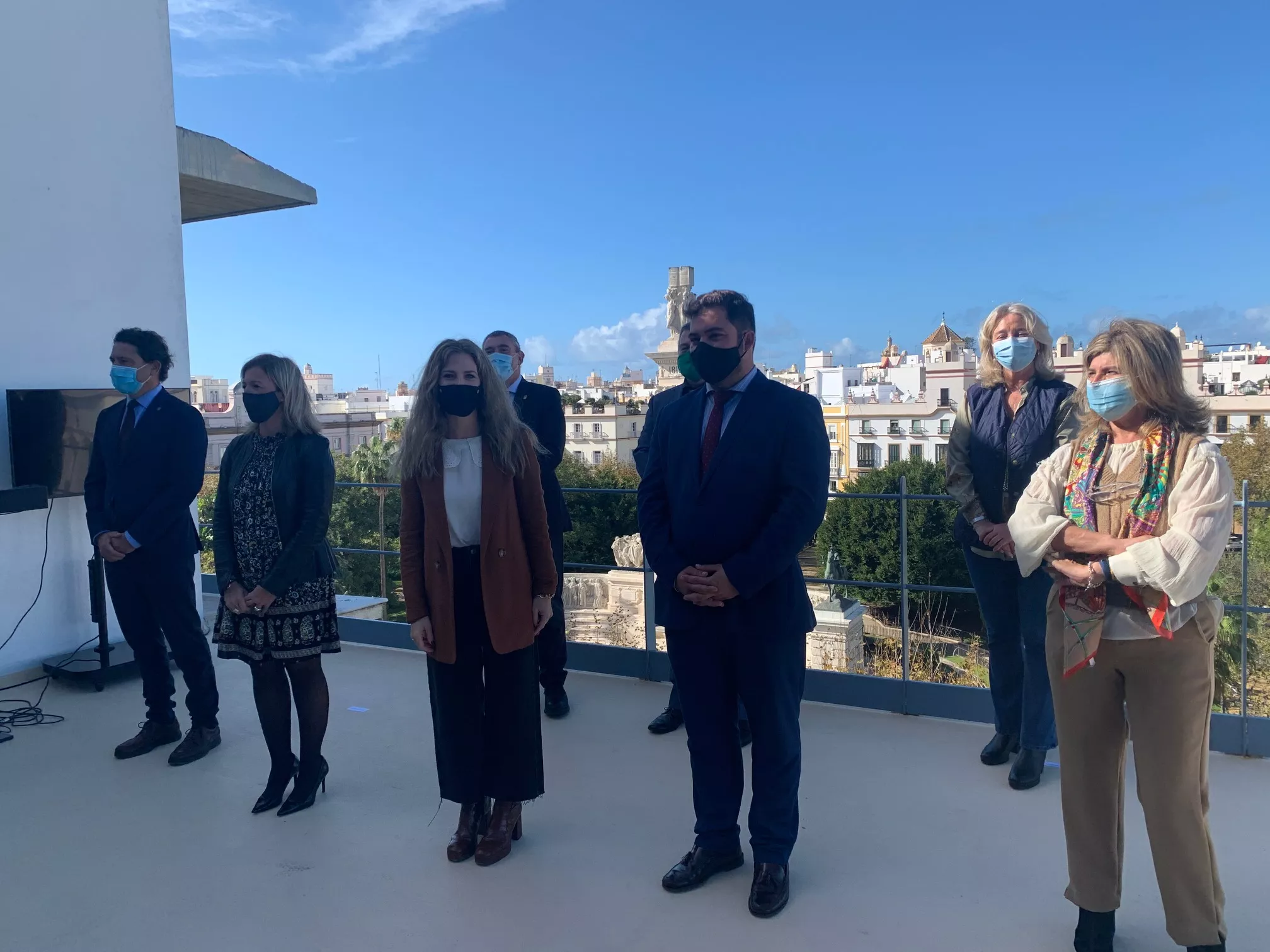 Ana Mestre acompañada de los delegados territoriales de la Junta de Andalucía