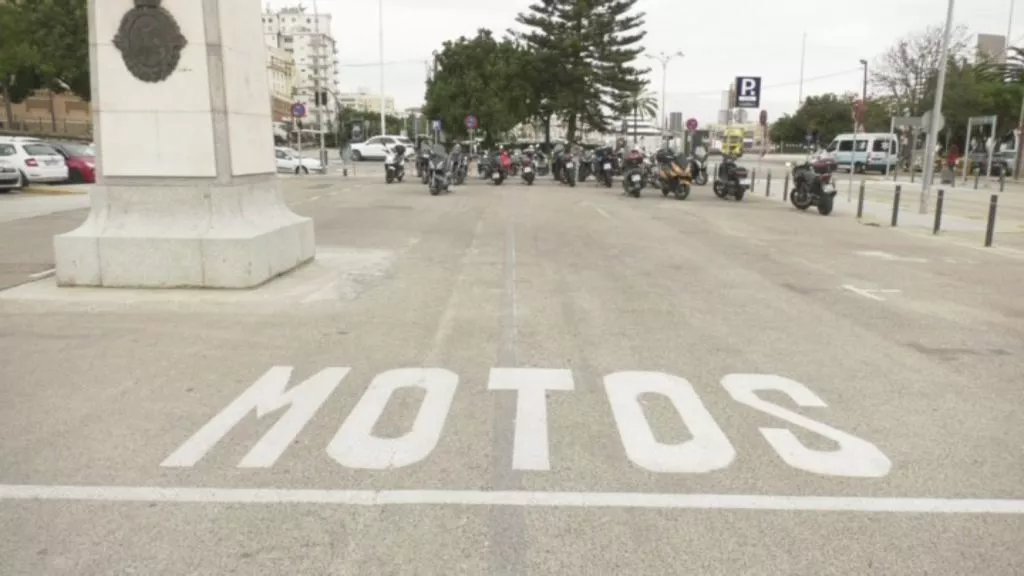 Las motos podrán aparcar en la periferia de la ciudad.