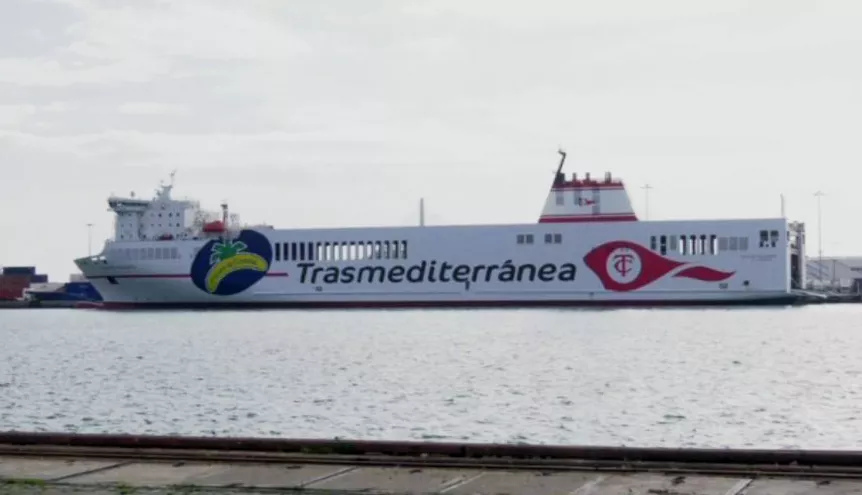 El Villa de Tazacorte atracado en el Muelle Marqués de Comilllas de Cádiz