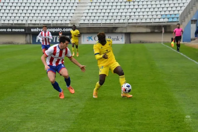 2-0 El filial amarillo salió derrotado del Nuevo Mirador