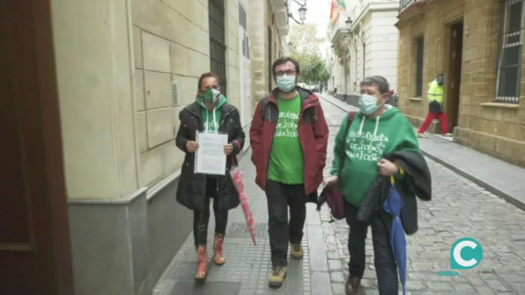 La Junta de Personal Docente antes de presentar el recurso en la Delegación de Educación de Cádiz