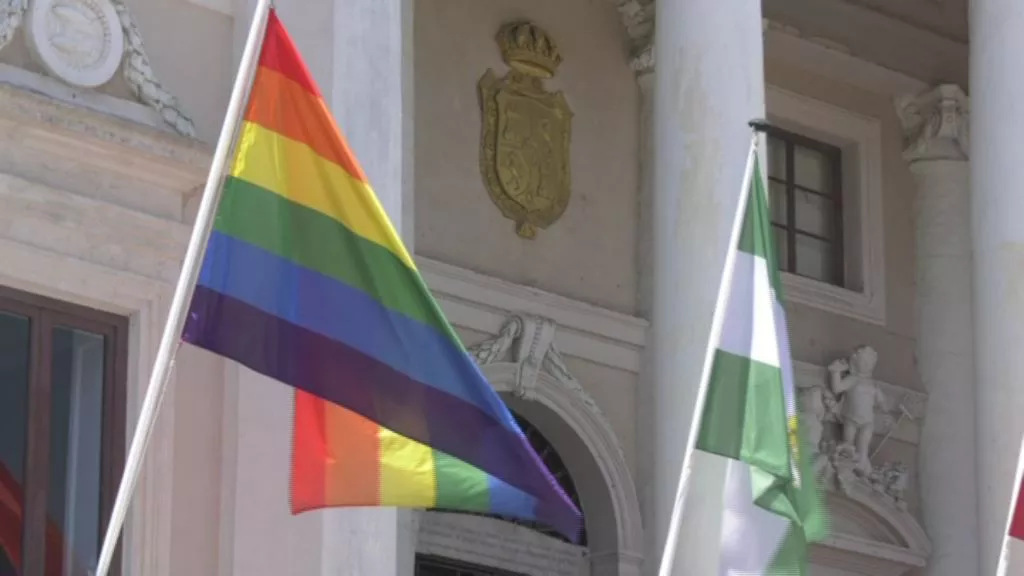 El Ayuntamiento izó la bandera el pasado mes de junio