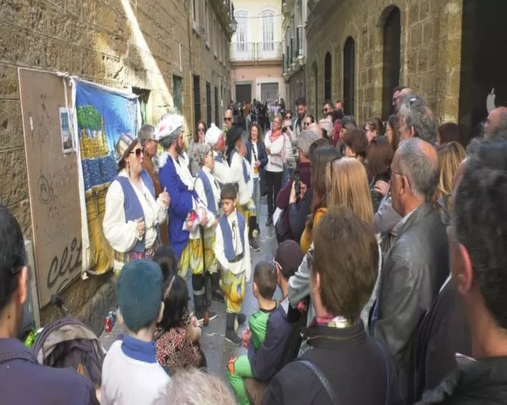Actuación de una agrupación callejera durante el pasado Carnaval Actuación de una agrupación callejera durante el pasado Carnaval