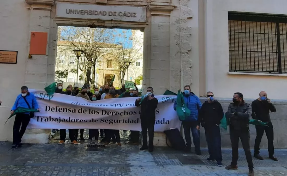 Los trabajadores han estado hasta dos meses sin cobrar ninguna prestación