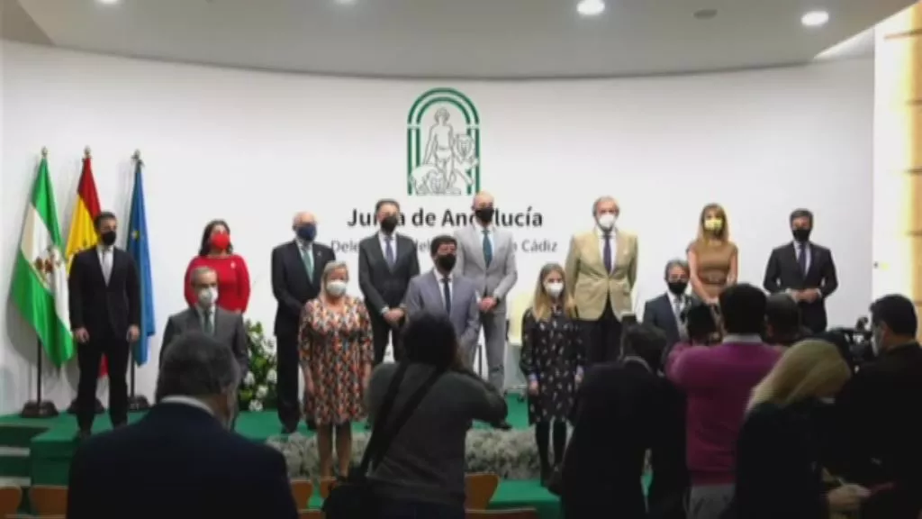 Foto de familia de las Banderas de Andalucía en Cádiz