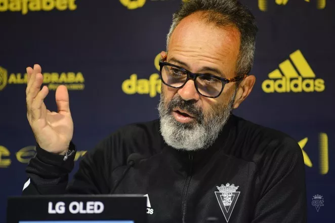 Álvaro Cervera: "Nuestro gran problema ahora es los goles en contra".