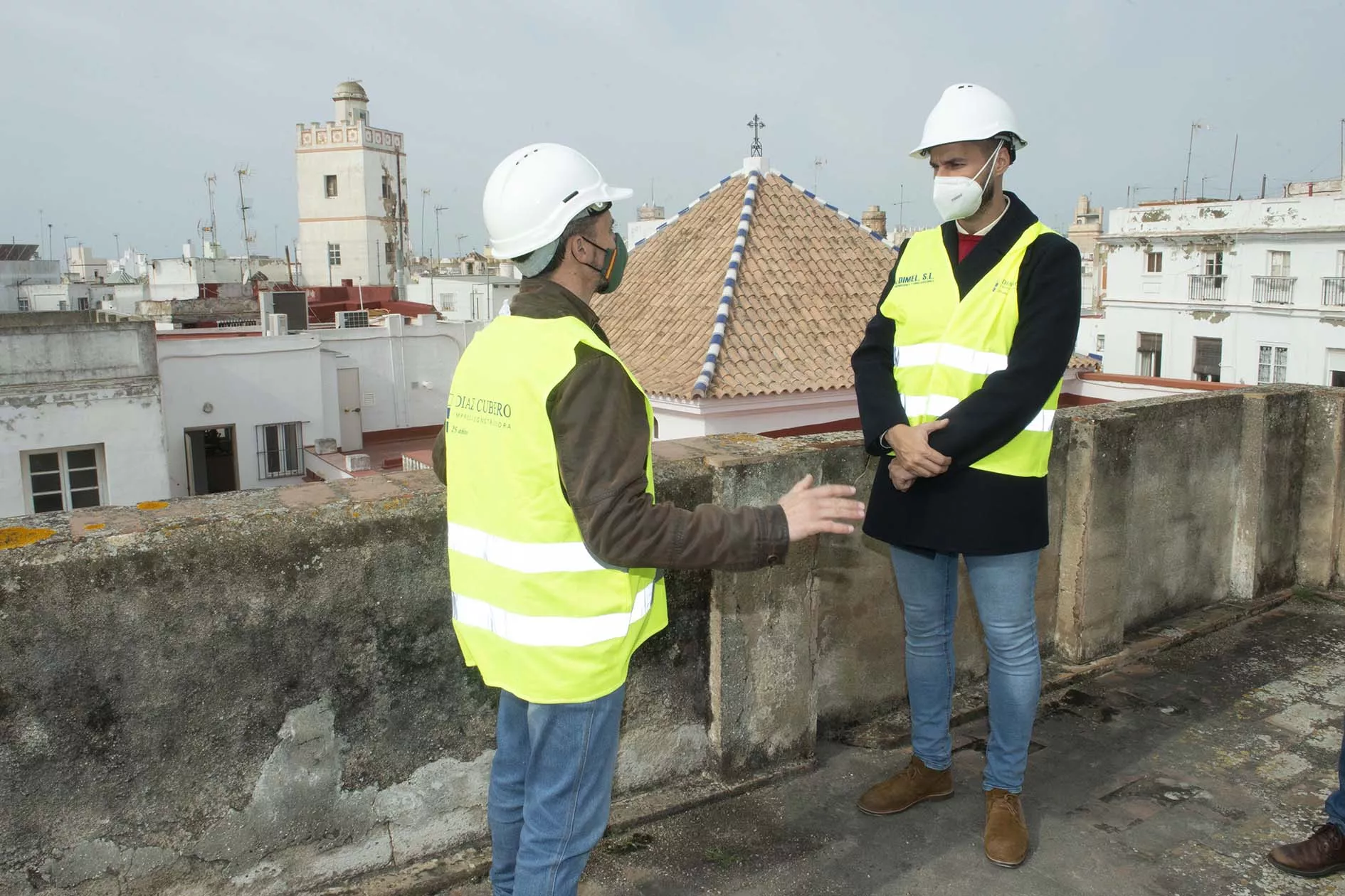 Mario Fernández visitando las obras del Instituto Rosario