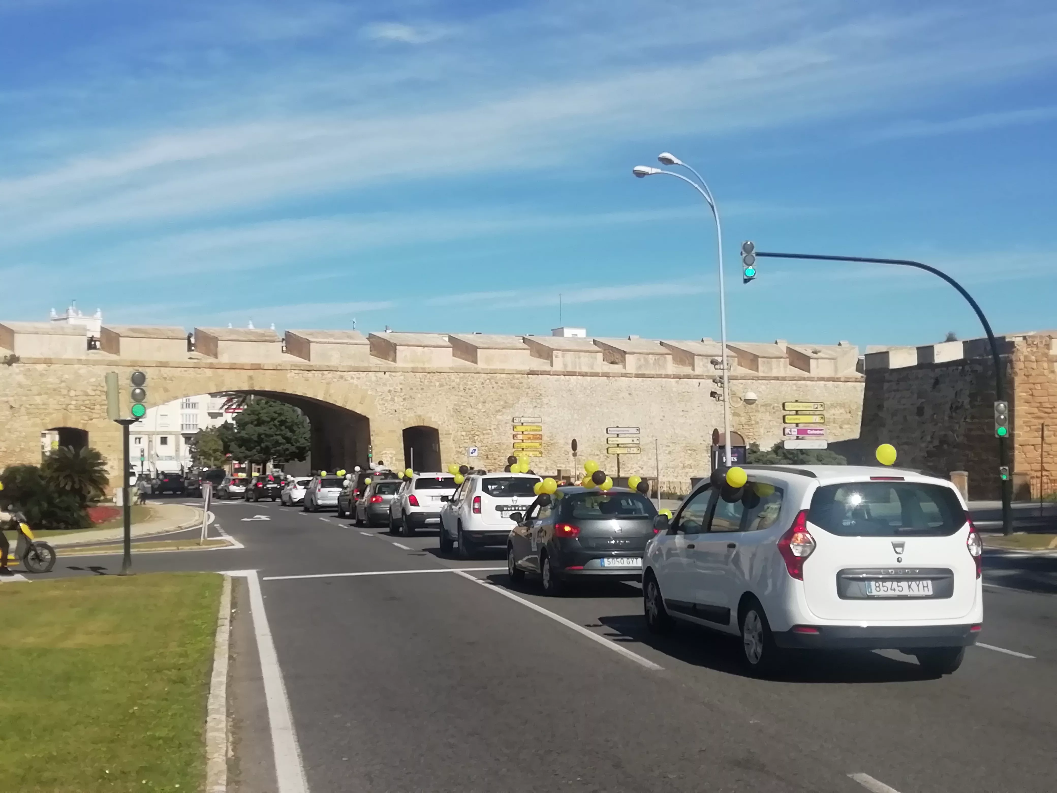 Los interinos y el personal laboral sale a la calle a protestar por sus derechos. 