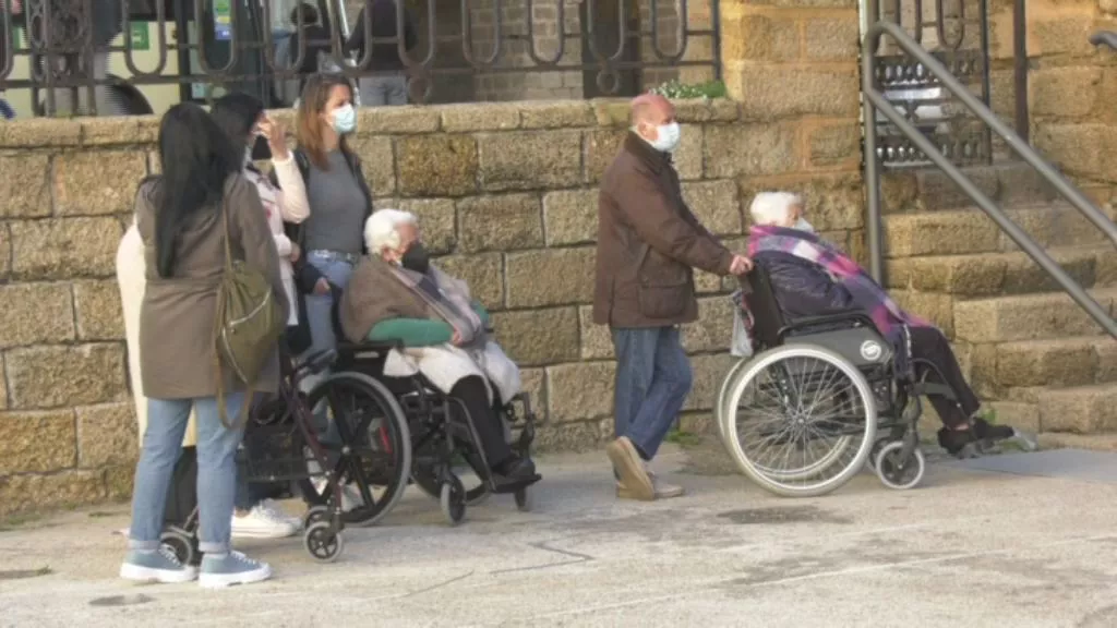 Mayores esperando la vacuna 