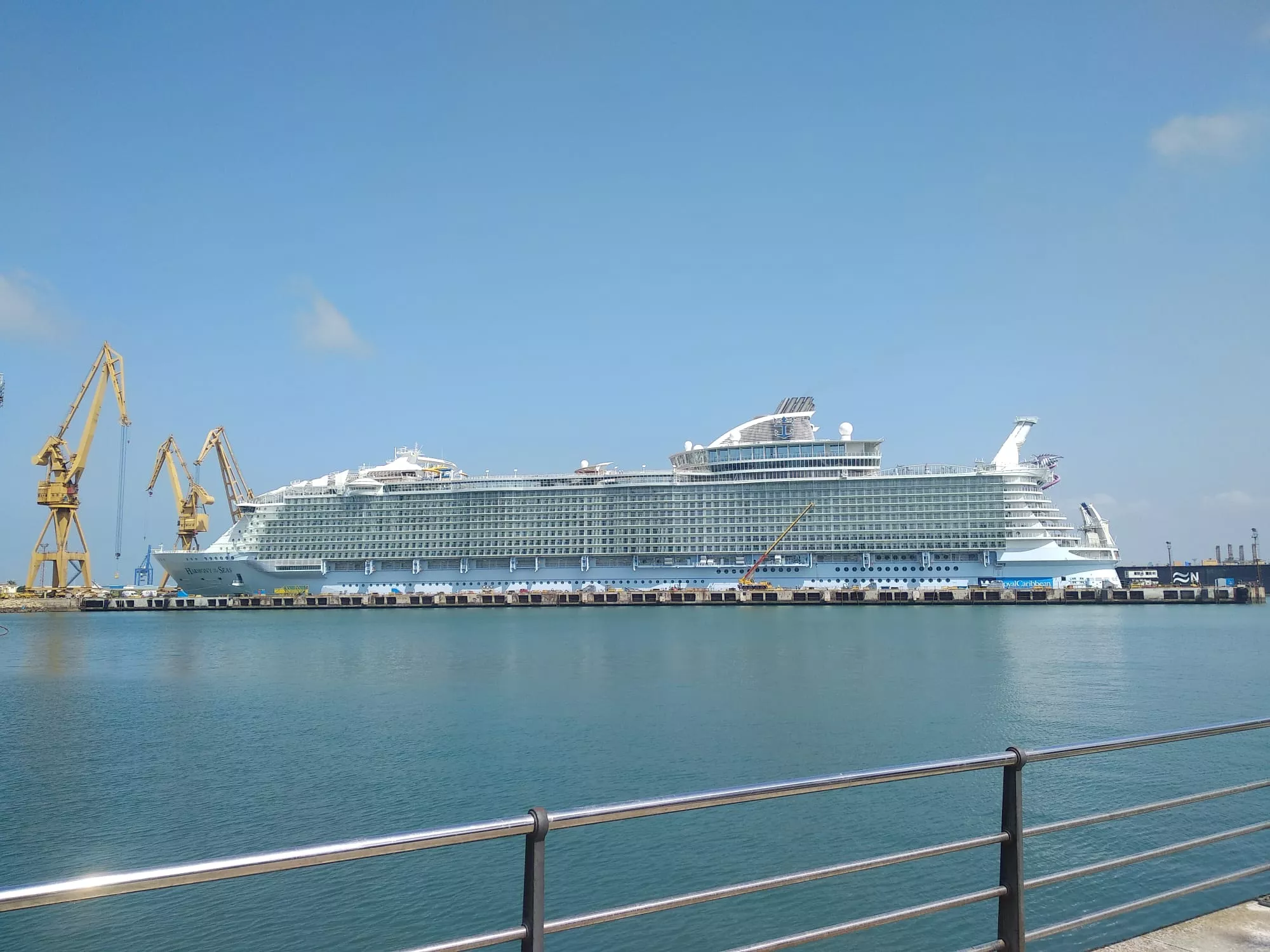 'Harmony of the Seas' en el dique 4