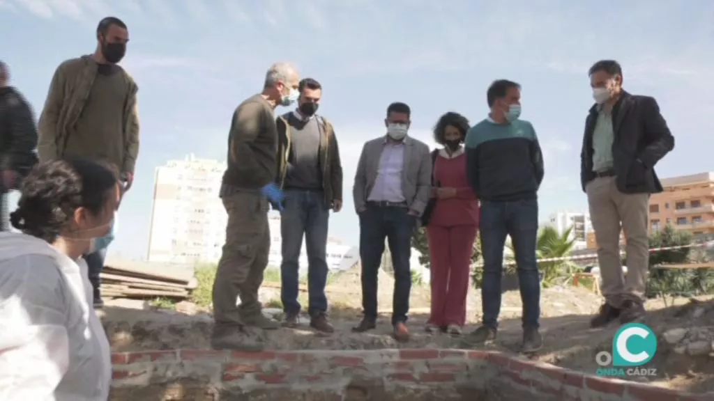 Visita del Ayuntamiento de Trebujena al cementerio de San José