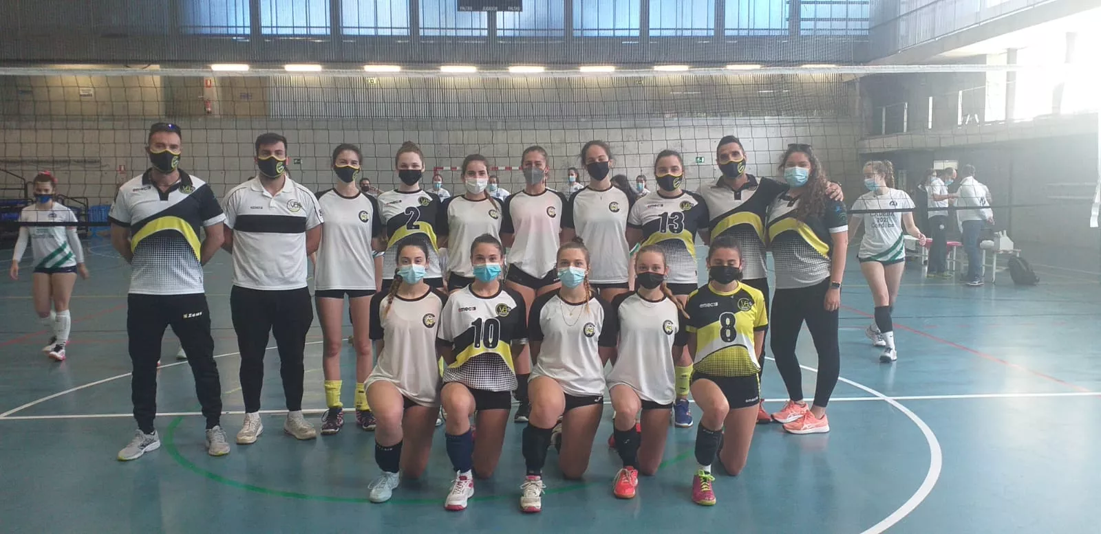 Juvenil femenino del Club Voleibol Amigos Cádiz