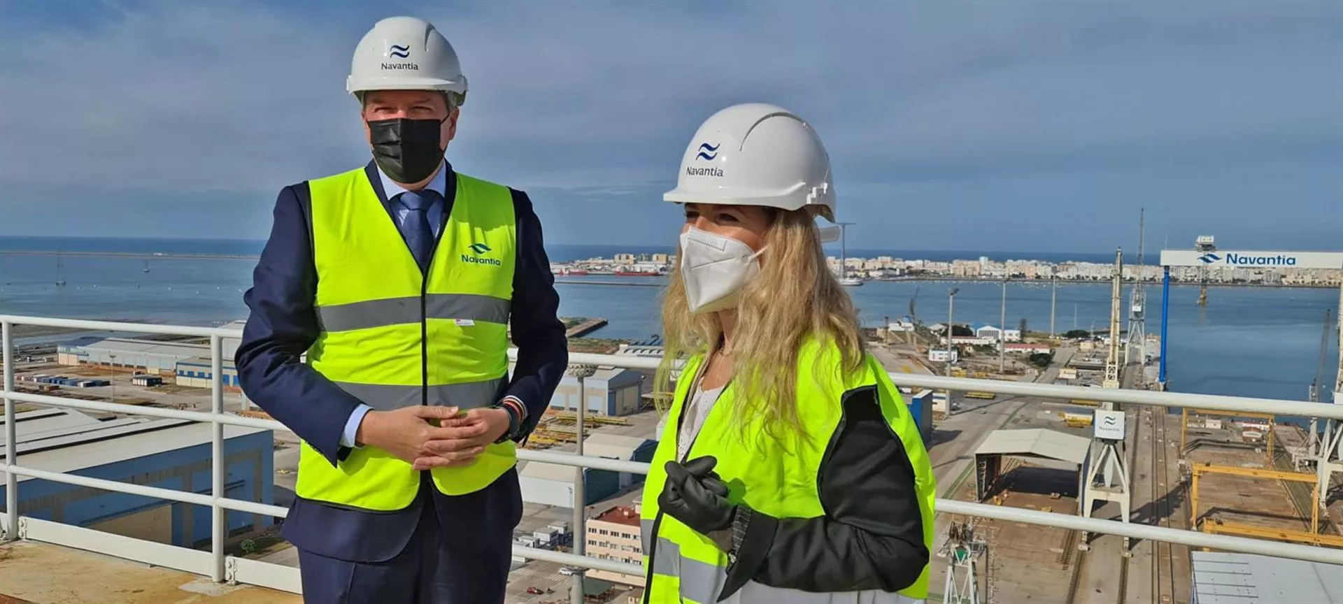 El dique de Cádiz continúa con actividad con las reparaciones de grandes cruceros