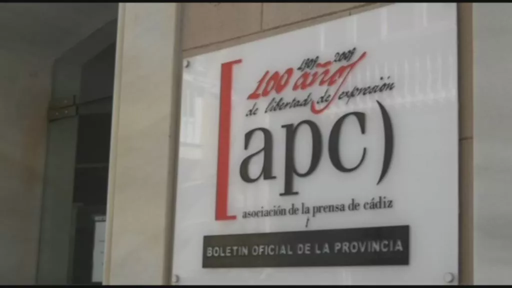 Una imagen de la fachada de la APC Una imagen de la fachada de la APC