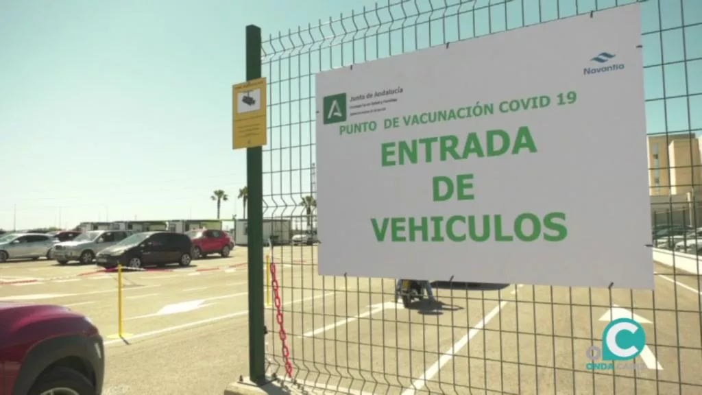 Imagen del punto de acceso habilitado para la vacunación en el astillero de Puerto Real