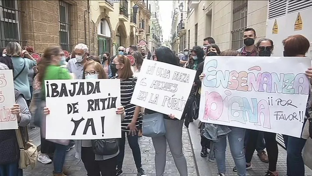 Protesta ante la sede de Educación