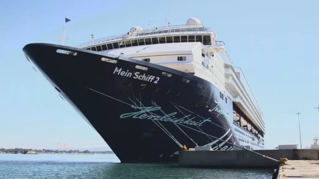 El Mein Schiff 2 será el primer crucero que llegue al puerto de Cádiz tras recuperarse las escalas