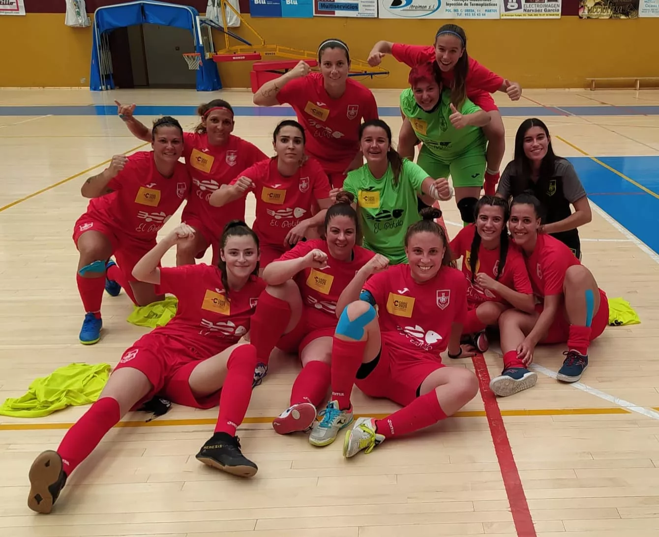 Las jugadoras de Kiko Oliva celebran el triunfo (Foto: Cádiz FSF)