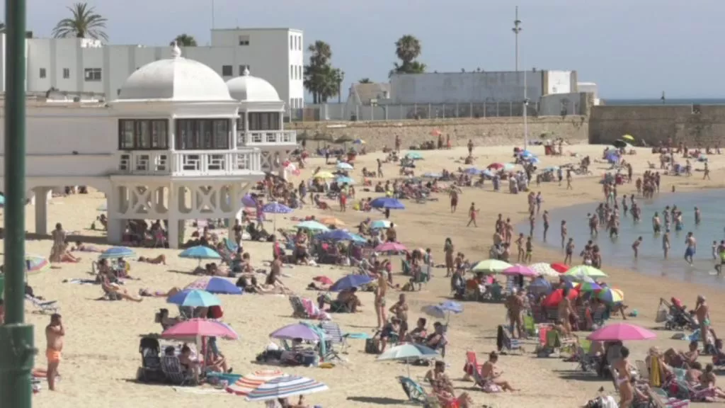 El Ayuntamiento amplía en un 58% el aforo de las playas de la ciudad
