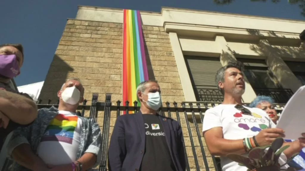 Un momento del acto de lectura de la Declaración Institucional del Día Internacional del Orgullo LGTBI