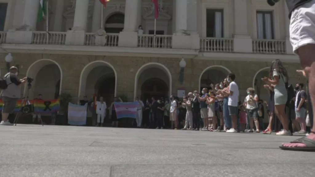 La concentración ha tenido lugar a las 13.00 h en la plaza San Juan de Dios