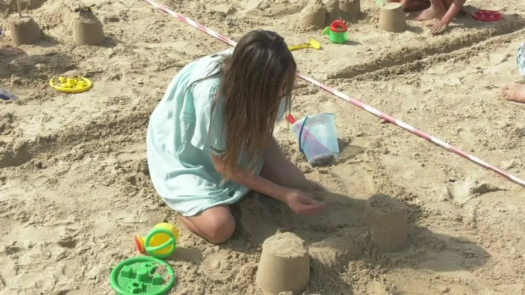 Concurso de castillos de arena en La Victoria 