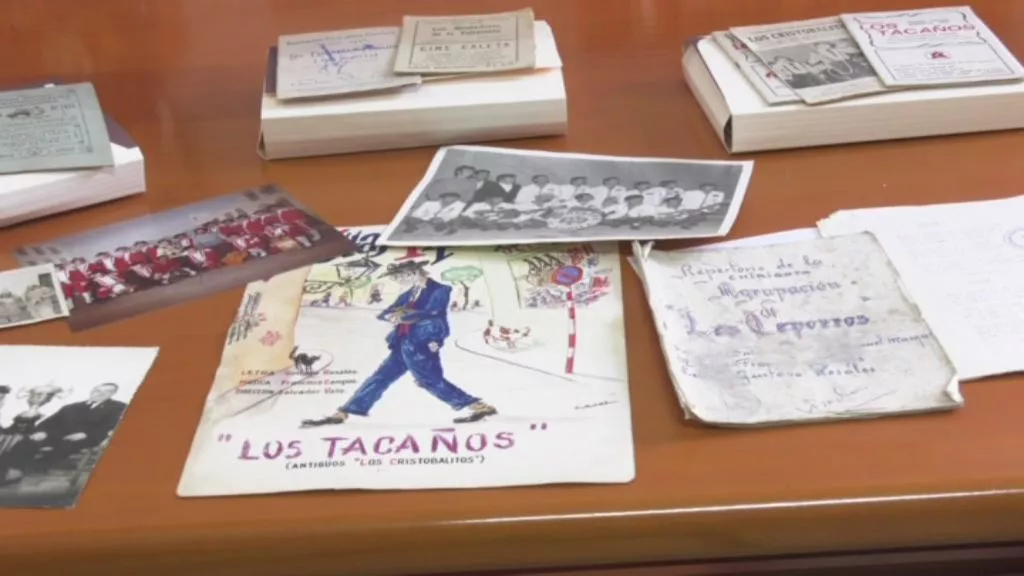 Cartelería y libretos donados al archivo municipal