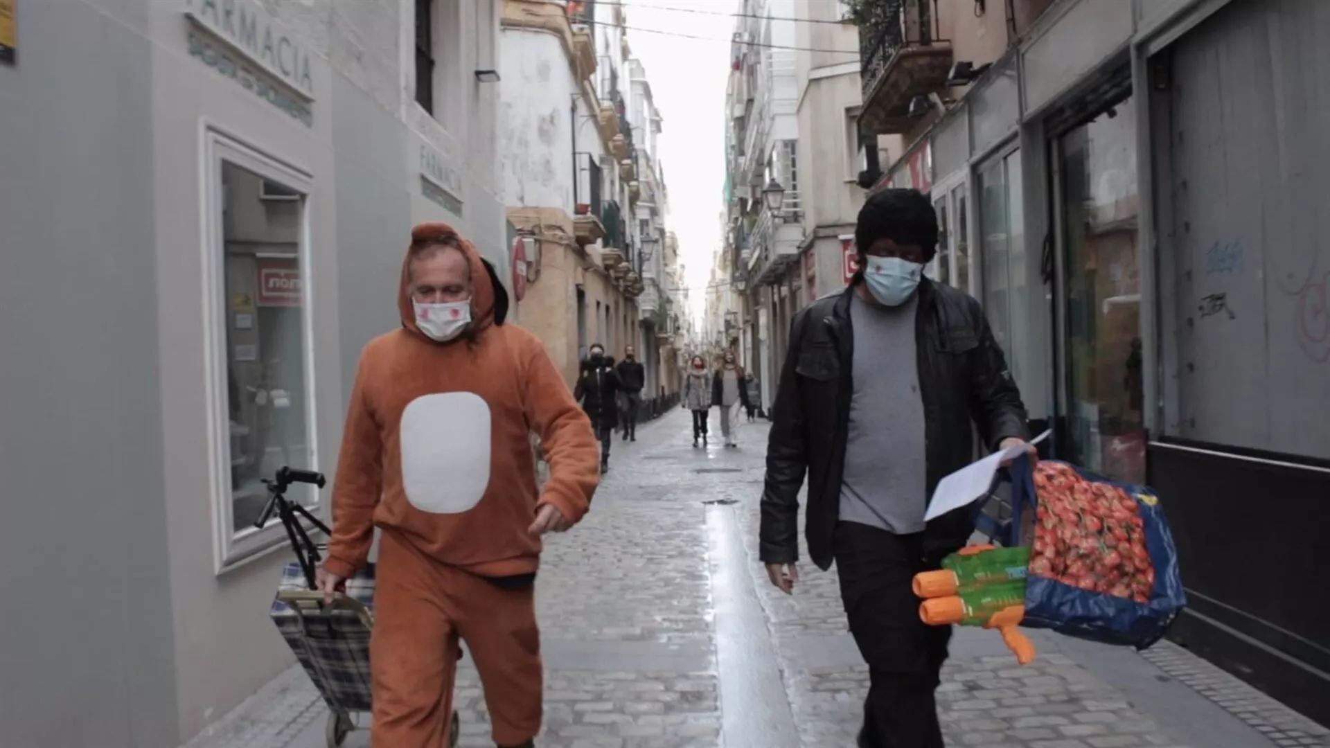 'Aguantando er tipo', un documental para mostrar el carnaval callejero de Cádiz en el año de la pandemia.