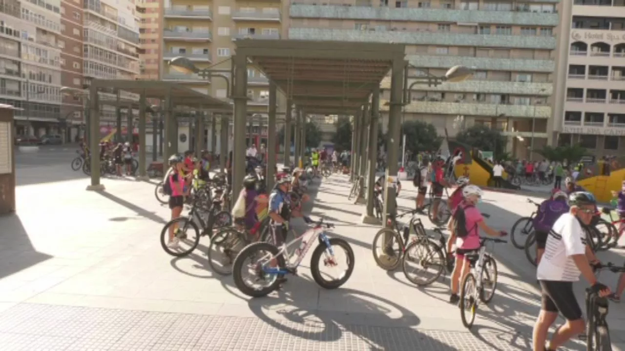 Imagen de manifestantes en la Plaza Ingeniero de la Cierva 