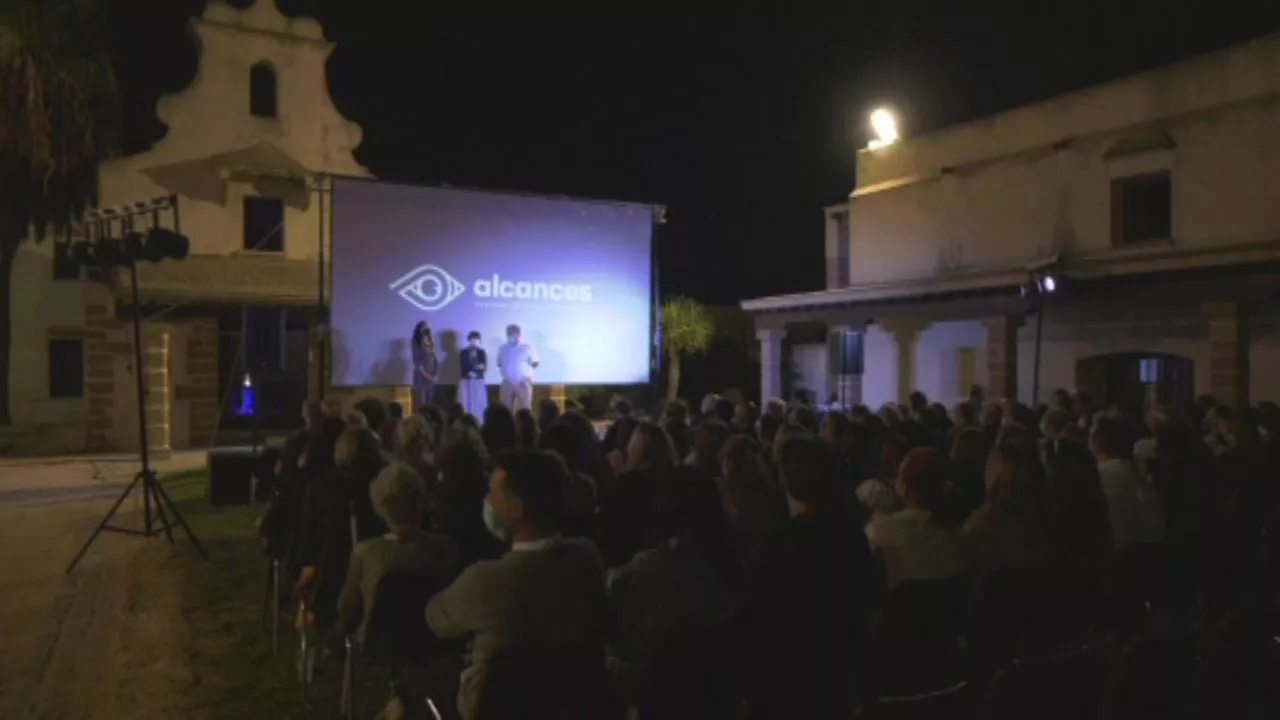 Alcances comienza las proyecciones con lleno en el Castillo de Santa Catalina.