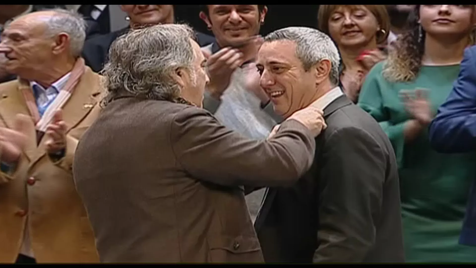 Imposición del antifaz de oro a Francisco Sibón Imposición del antifaz de oro a Francisco Sibón