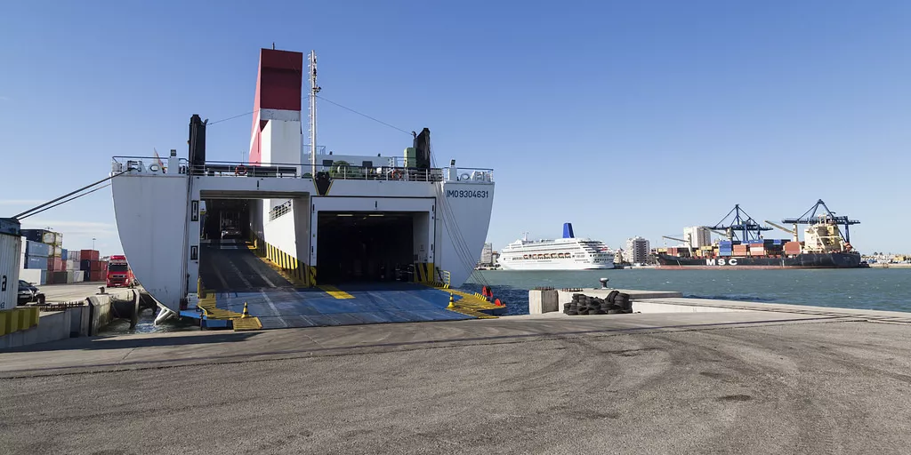 Imagen del puerto de Cádiz