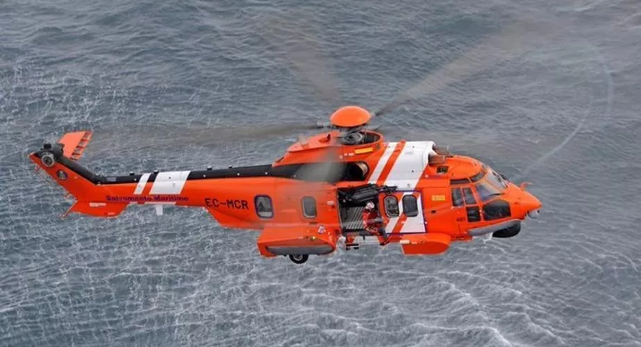 En la búsqueda permanecen un buque y un helicóptero de Salvamento y una patrullera de la Guardia Civil 