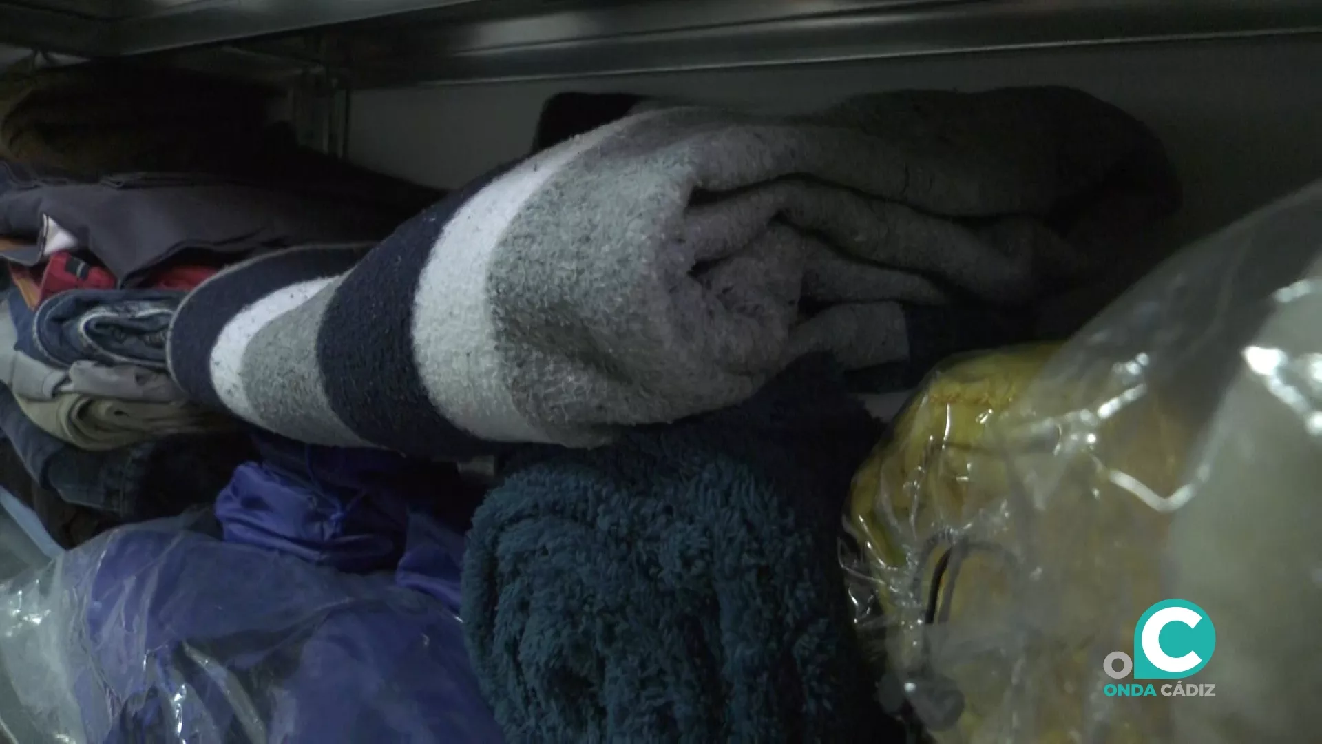 Las mantas se hacen artículos de primera necesidad, para las personas sin hogar, con la bajada de las temperaturas