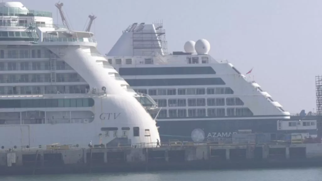 Cruceros en reparación en el astillero 