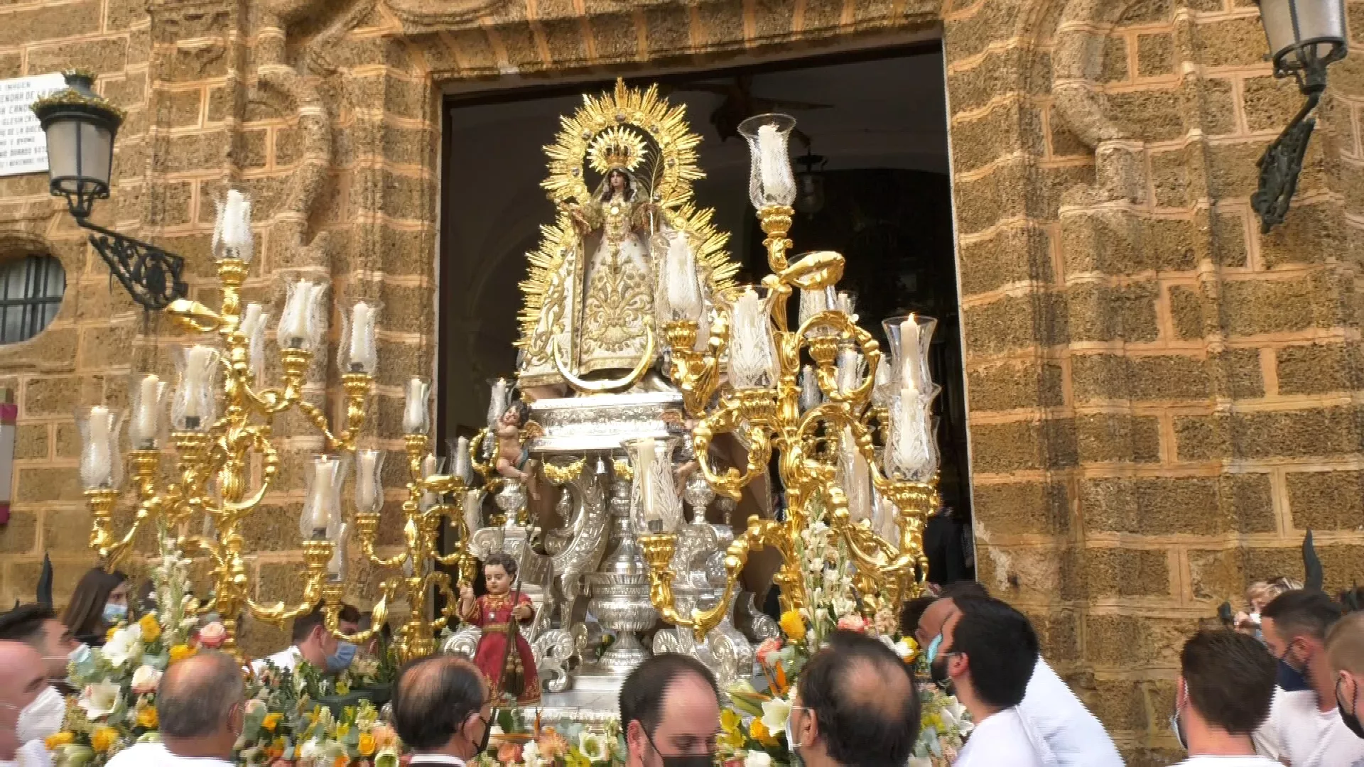 Imagen de la salida de la Virgen de la Palma 