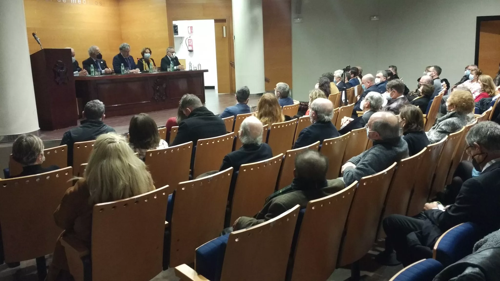 El acto se celebró en el salón de actos del colegio Médico