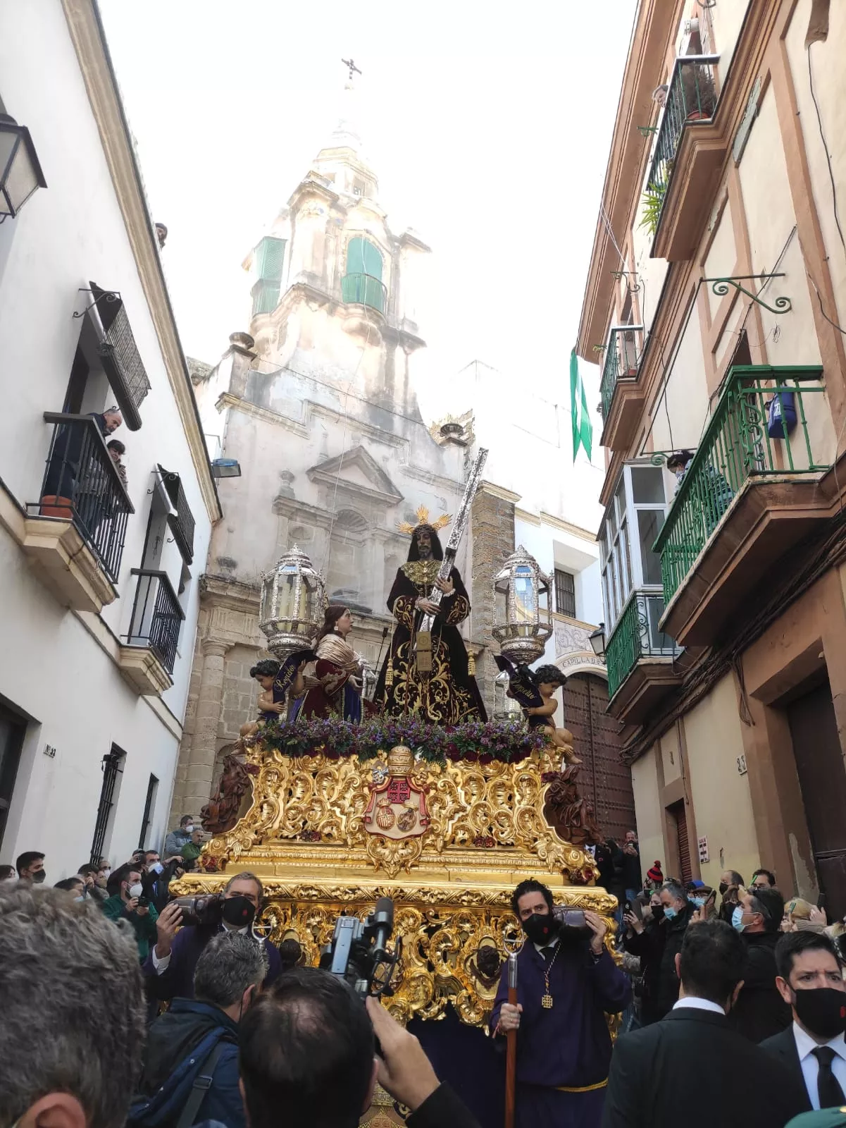 Salida de la iglesia de Santa María