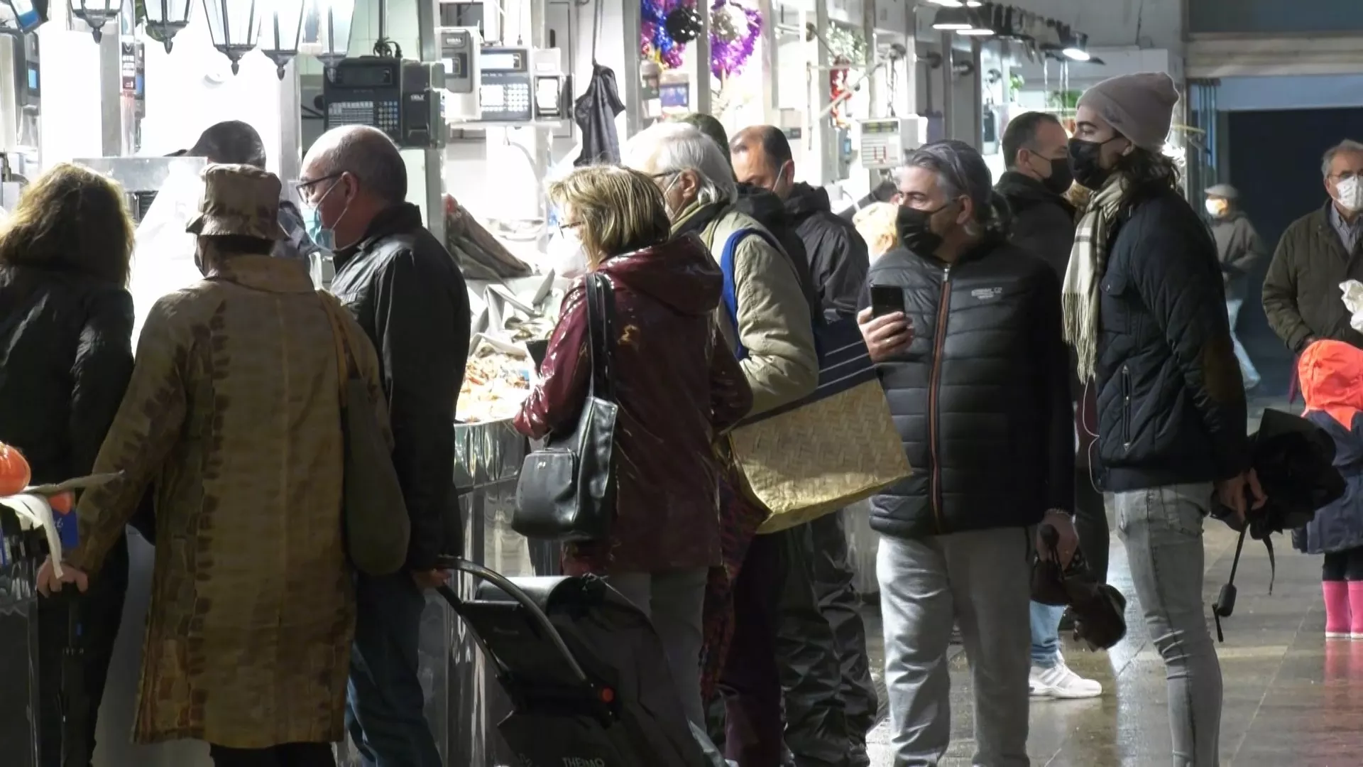 Imagen del Mercado Central de Cádiz en la víspera de Navidad