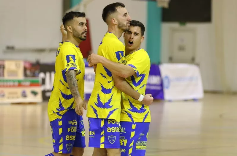 El Cádiz CF Virgili participará en dos amistosos benéficos esta Navidad.