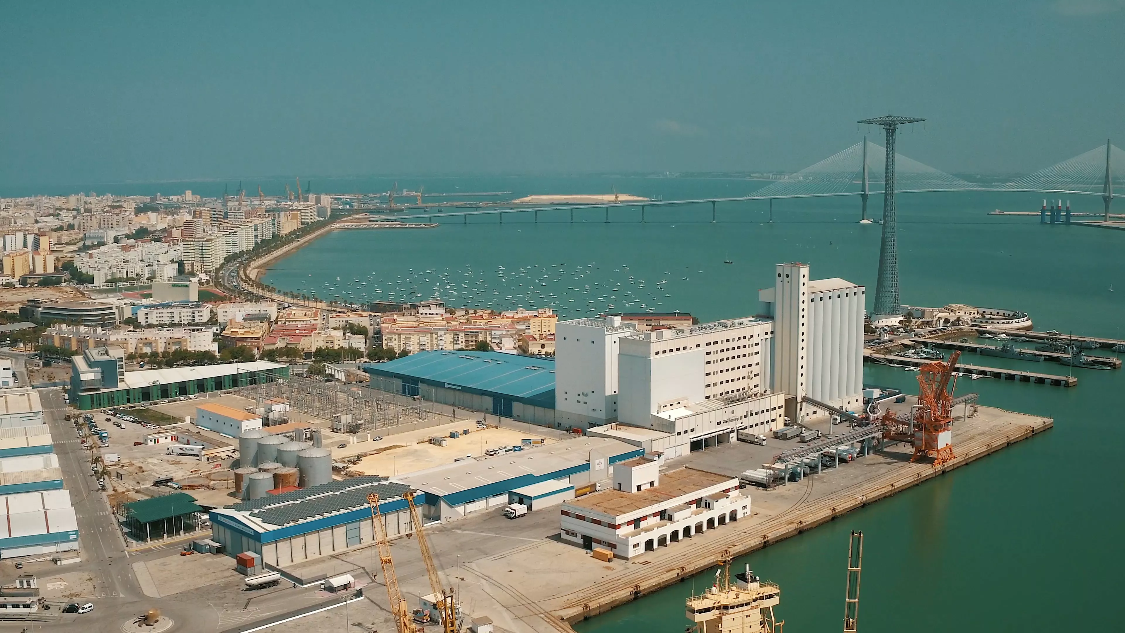 Zona Franca de Cádiz destaca su estrategia comercial de 2021 por incrementar ingresos en más de 12,8 millones.