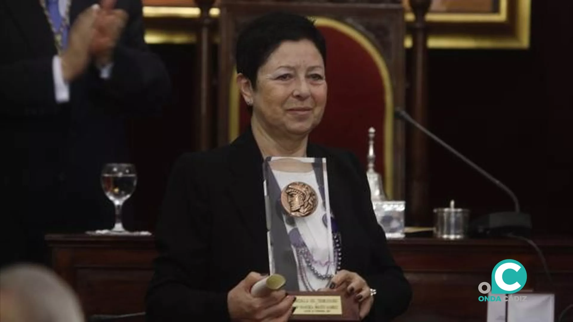La bailaora gaditana Paca Briceño, en el salón de plenos del Ayuntamiento La bailaora gaditana Paca Briceño, en el salón de plenos del Ayuntamiento